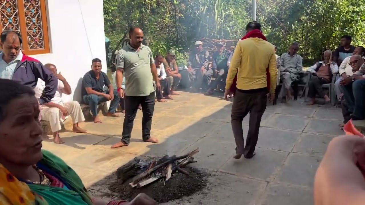 हमारे गांव में देवी-देवताओं का दिव्य नृत्य | Pahadi lifestyle vlogs | uttarakhand | Jagar | जागर |