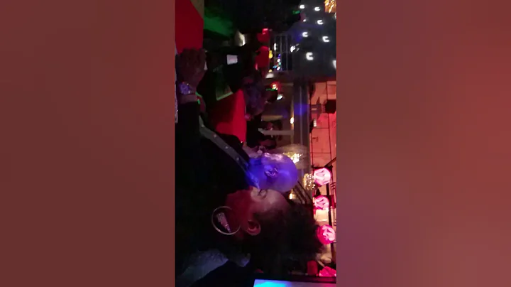 Deborah Lumpki's live broadcast
