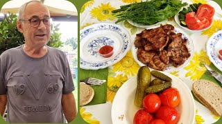 Обед  с мужем  в  выходной - муж готовит  вкусные свиные стейки/