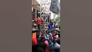 Rizka Oktavia vs precil