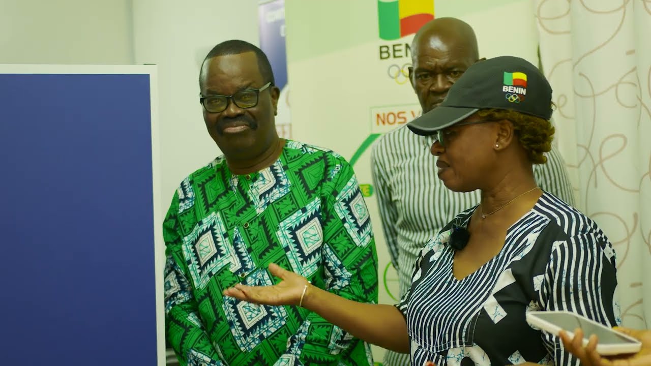 REMISE DE MATÉRIEL DU CNOS-BEN À LA FÉDÉRATION BÉNINOISE DE TENNIS DE TABLE