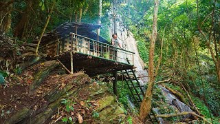 Solo Bushcaft: Complete bushcaft house under the big waterfall. Solo Bushcaft in the forest  P.3