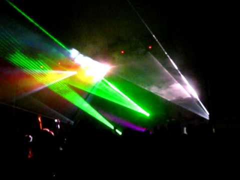 BENNY BENASSI -"I Am a DJ" -Electric Zoo NYC September 5th, 2009 - Benny Benassi Vs David Bowie