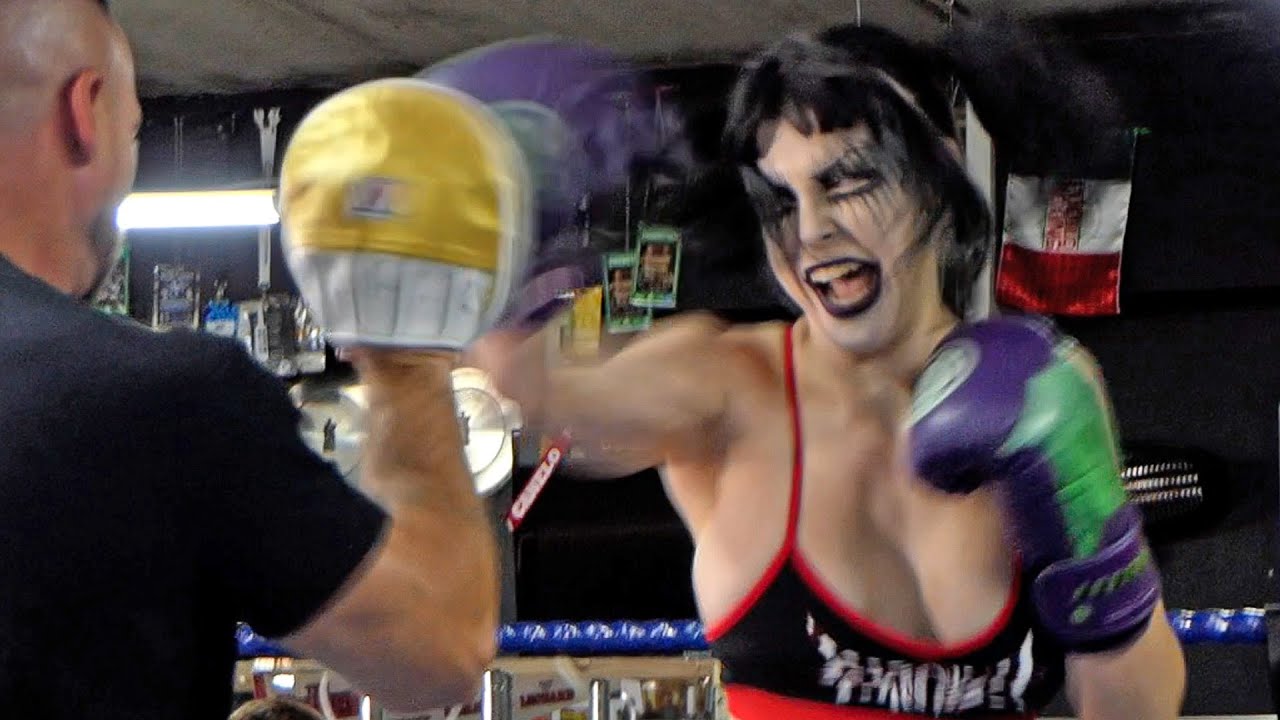 6ar6ie ON FIRE • FULL OPEN WORKOUT vs. Emily Brooke • DAZN & Kingpyn Boxing