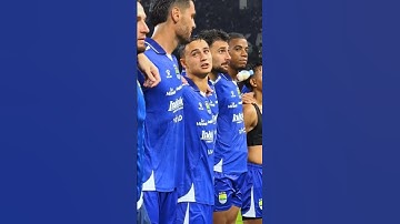 Tom Haye, Eliano Reinders, Barba & Andrew Jung merayakan kemenangan di Bandung #persibbandung