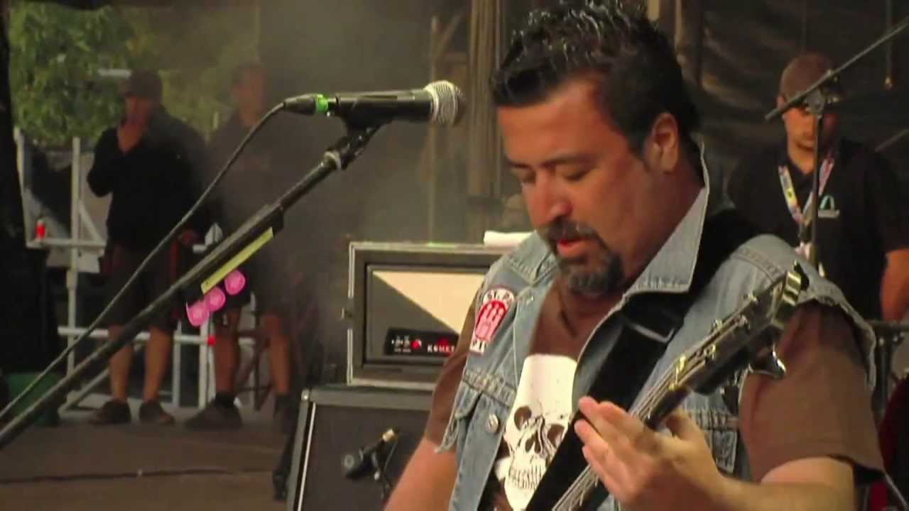 Watch Molotov - Noko (En Vivo) on YouTube Watch Molotov - Noko (En Vivo) on YouTube
