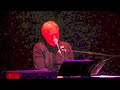 Amedeo Minghi - Due passi (live del 26 ottobre 2009 al Teatro Ghione in Roma)
