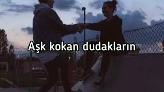 Biz Hiç Beceremedik Sevmeyi De Terk Etmeyi De💙