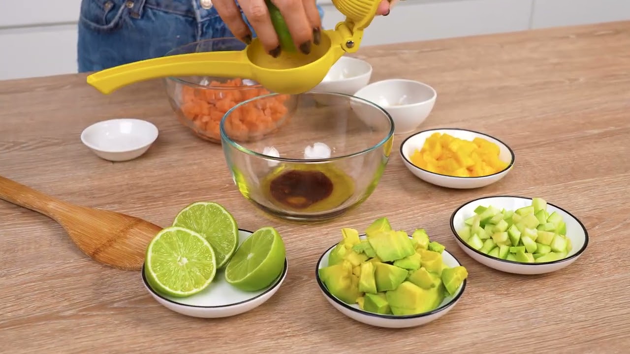 TARTAR DE SALMÓN, MANGO Y MANZANA VERDE