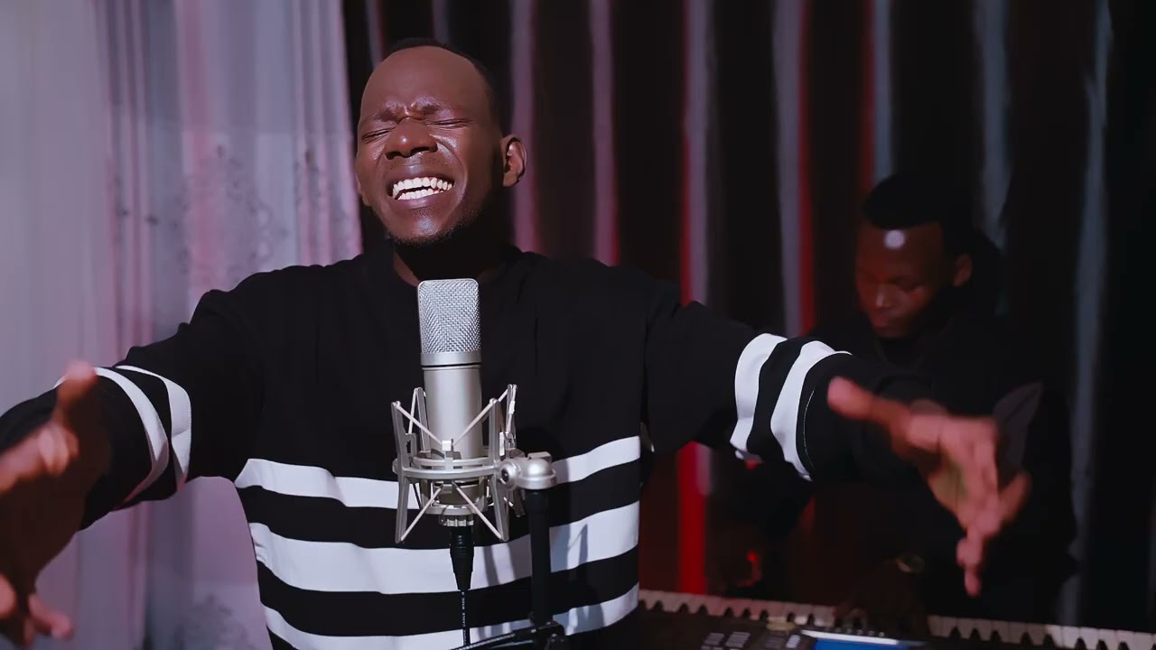 UCYIGUZI CYUBUZIMA BY NIYO PATRICK NGANZO LIVE SESSION MAOMBE PIANISTE 