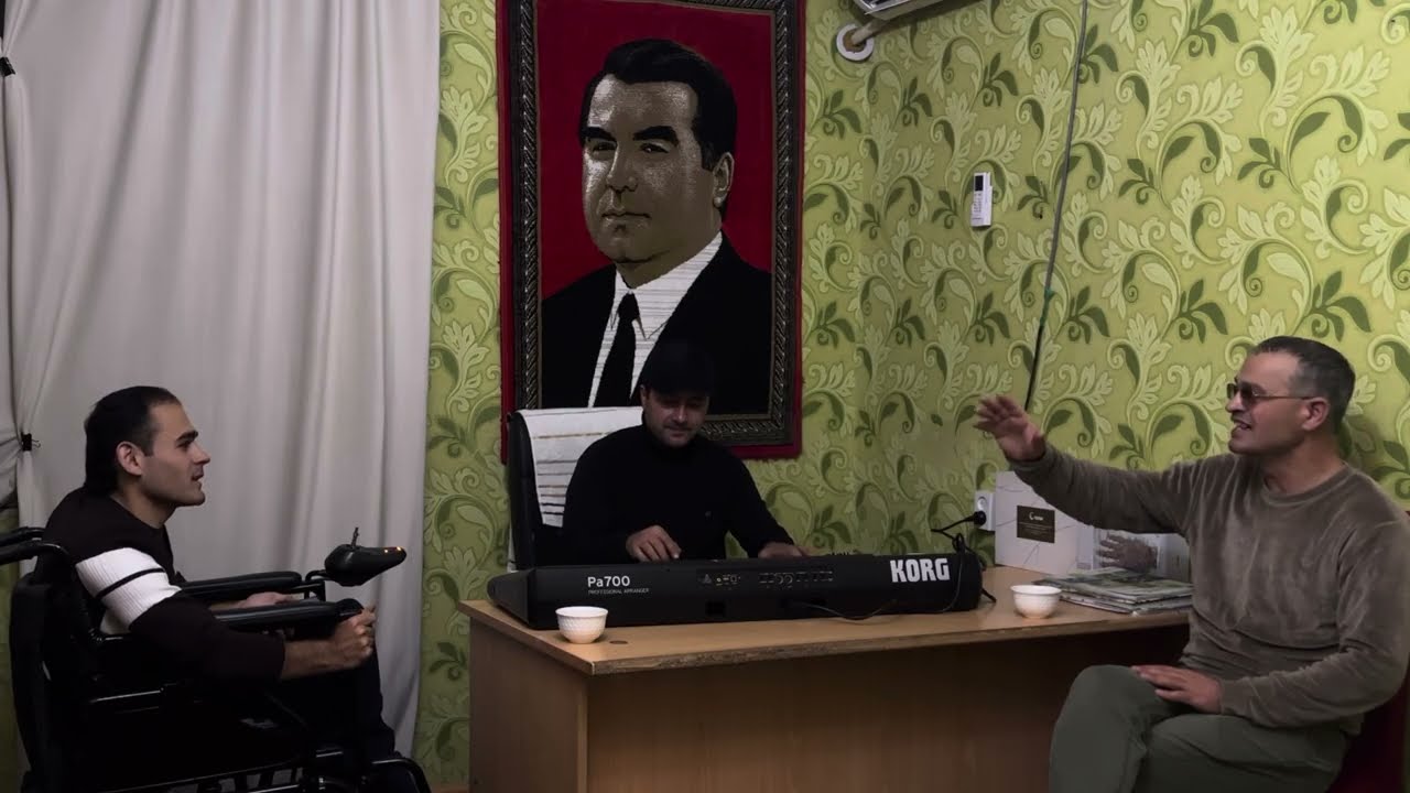 Фирдавси Додари хамрохи дустонаш 