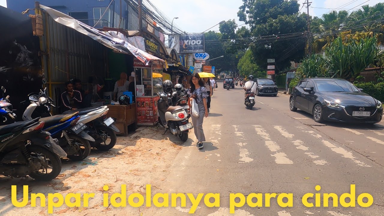 Banyak Cindo ! kondisi jalan ciumbuleuit kampus unpar bandung 2024