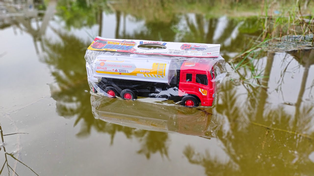 Menemukan Mobil Mobilan Terapung di Sungai, Truk Tangki, Ambulans, Truk Molen, Beko, Truk Pasir