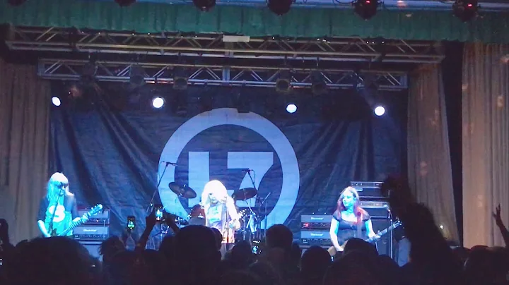 L7 - Pretend We’re Dead (Cleveland, OH 04.16.2018)