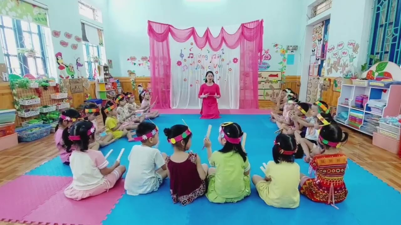 🌻Âm nhạc. Dạy vận động: 