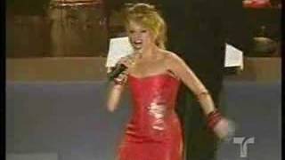 Paulina Rubio - La Candela Homenaje A Celia Cruz