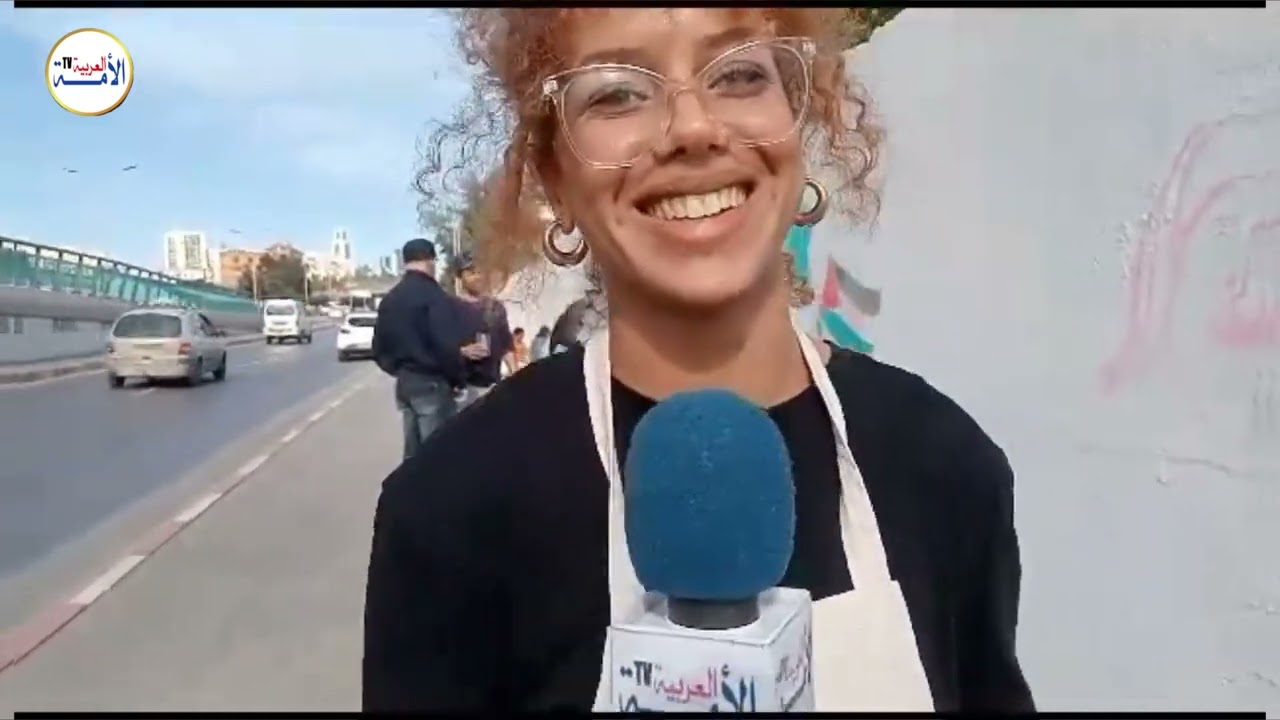 وهران  : طلاب و متطوعي مدرسة الفنون الجميلة يرسمون جداريات لفلسطين و الجزائر