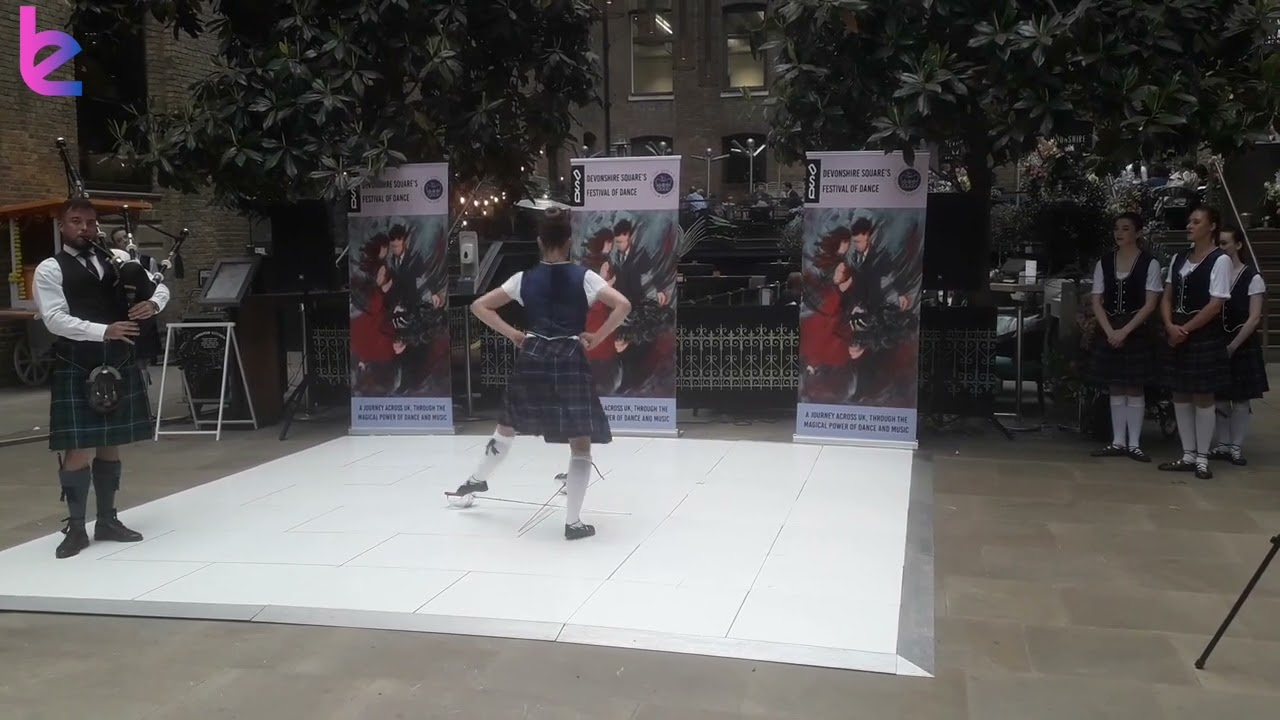 Scottish Dancers | Sword Dance | Solo Scottish Dancer with Bagpiper