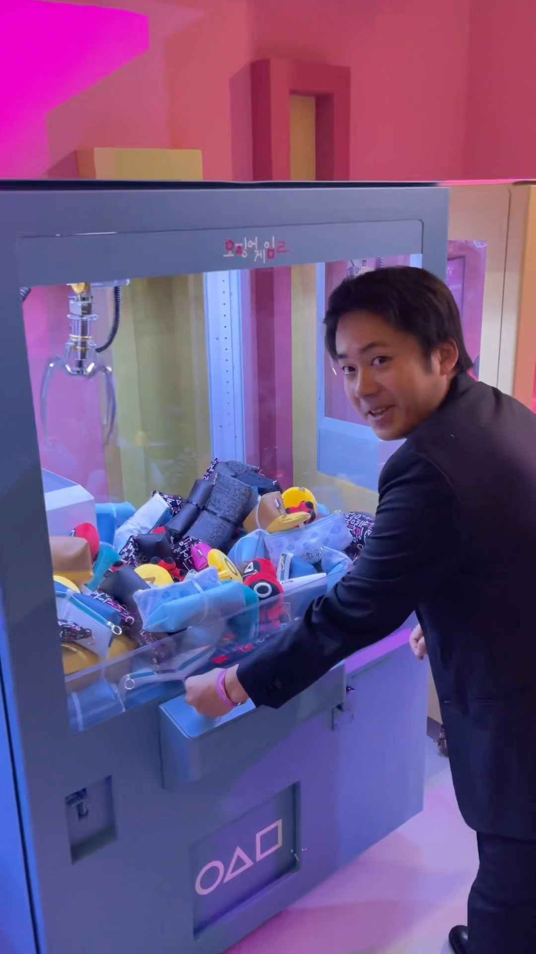 Found a Squid Game crane game!!