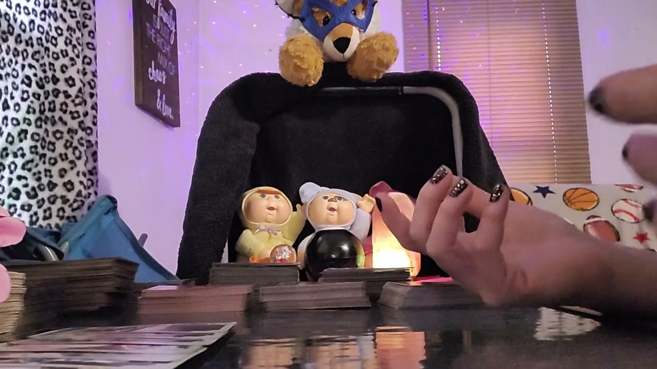 Их разговоры/сообщения о попытках покончить жизнь самоубийством записываются как доказательства.