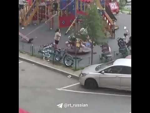 Дети хором спели гимн России в одном из дворов в подмосковных Люберцах #Love