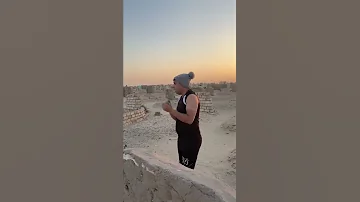 لما تروح تزور ابوك فى المقابر ويطلعلك محمد رانجو 