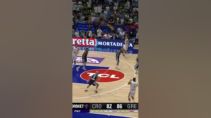 HOW did Giannis do this?! 🤯