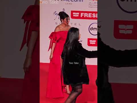 مايا فارس ب فستان احمر مثير فيي مهرجان القاهرة