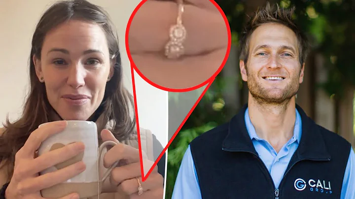 Jennifer Garner Reveals Her Engagement To Boyfrien...