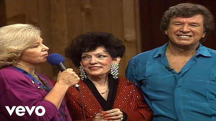 Bill & Gloria Gaither - There's Something About Th...