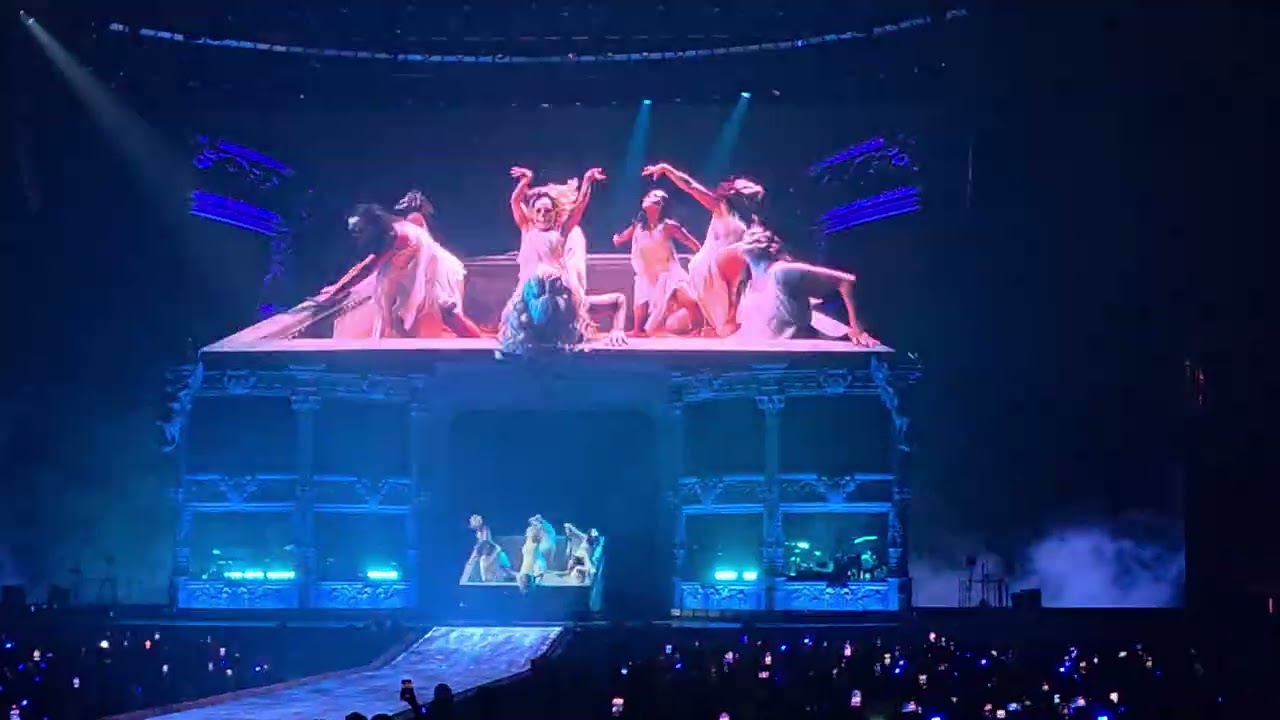 Lady Gaga : Disease live in Milano🇮🇹 @LadyGaga ❤️ #ladygaga #mayhemballtour #disease #milano #italy