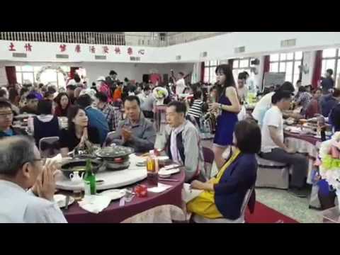 青青婚宴桌邊表演《愛你一萬年》