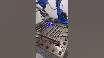 Robot 6 trục kết nối đầu hàn laser thông minh ứng dụng rào chắn, lan can inox