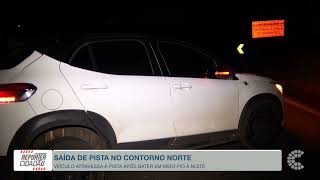 Motorista perde o controle de veículo e atravessa...