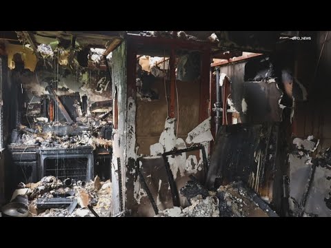 14 people displaced after apartment fire on Indy's northeast side - YouTube