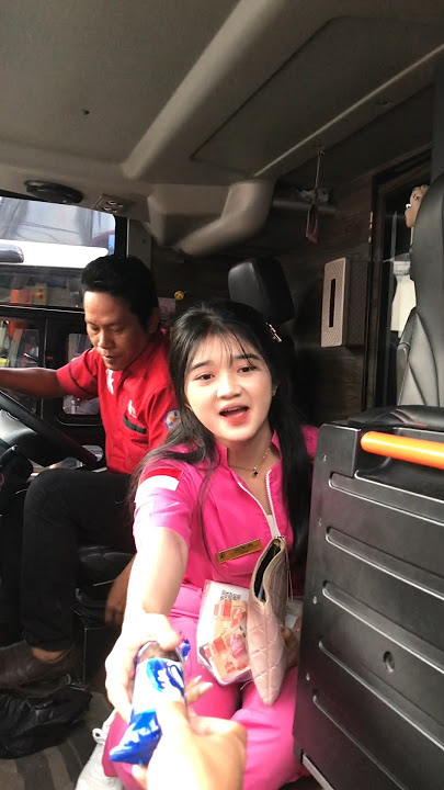 PANTES SAJA EVE MAKIN VIRAL ‼️ PRAMUGARI BUS KENCANA #shorts