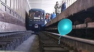 воздушный шарик упал на релсы в метро станция (библиотека имени ленина) направление Коммунарка