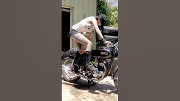 STUBBORN Norton Commando