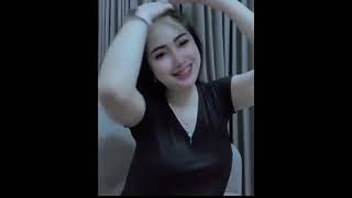 Story wa cewek cantik montok joget santay