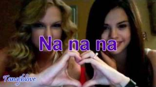 Selena Gomez Ft Taylor Swift - Who Says [Lyrics - Traducida Al Español][Live]