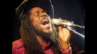 Video-Miniaturansicht von „Dennis Brown - Love light  Crown Prince Of Reggae“