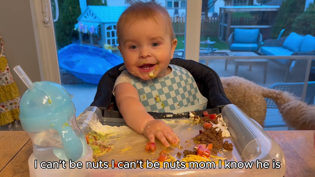 9-месячный малыш пробует мексиканскую еду! (Самая милая на свете!!)