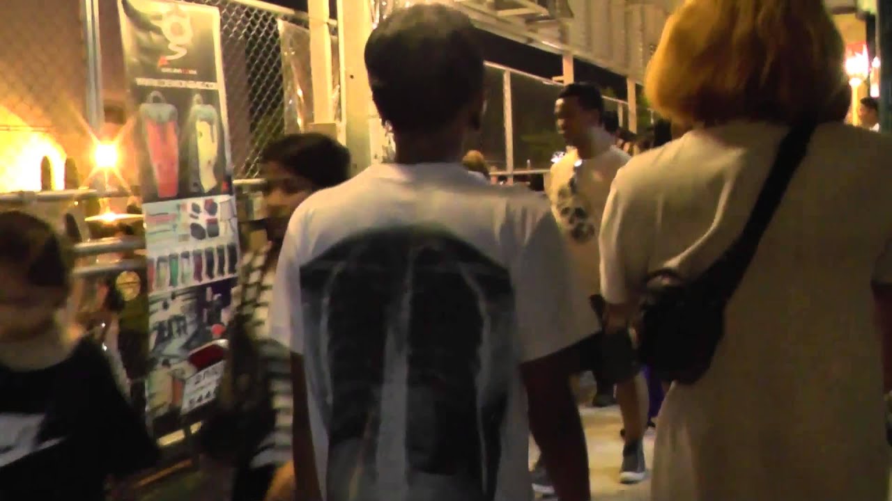 Talad Rot Fai Market-nightmarketbangkok.com