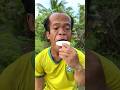 Cara makan krupuk yang benar.
