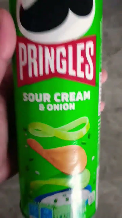 Download lagu Pringles sour cream & onion flavour  #pringles #green #chips #dip #shorts #sourcream #flavour