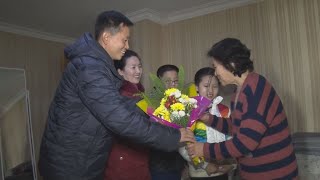 北朝鮮で「母の日」   感謝込め花束贈る