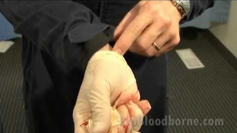 How to Safely Remove Your Disposable Gloves