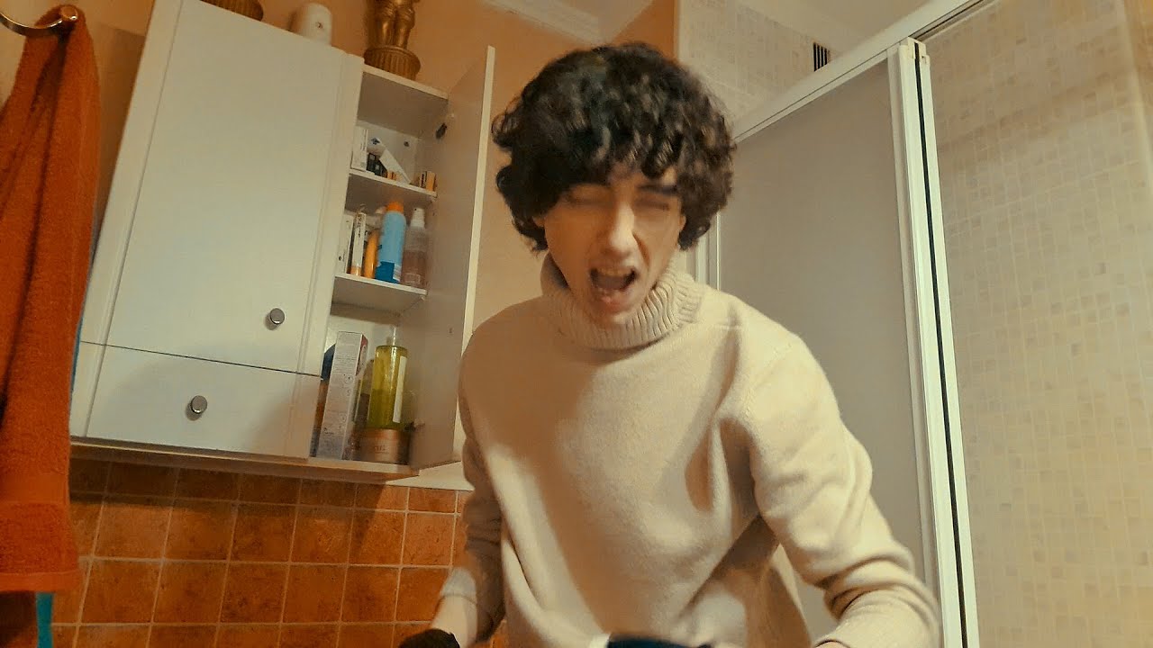 ASMR IN THE BATHROOM