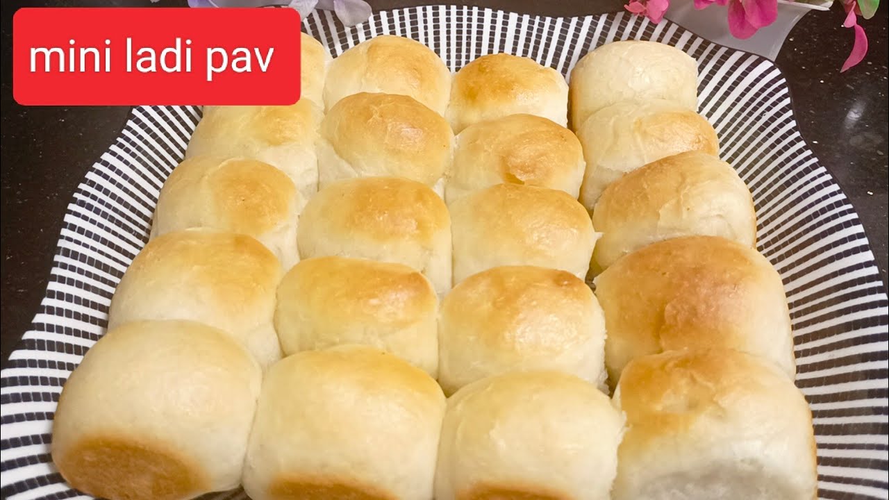 आज घरी बनवले बेकरी स्टाईल मिनी लादी पाव| soft and spongy ladi pav|laadi ...