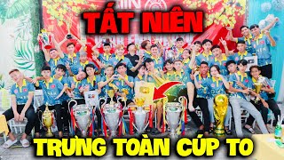 Vlog | Quý11N Đem Toàn Cúp Khủng ,Ăn Tất Niên Cùng Cả Team Q11N